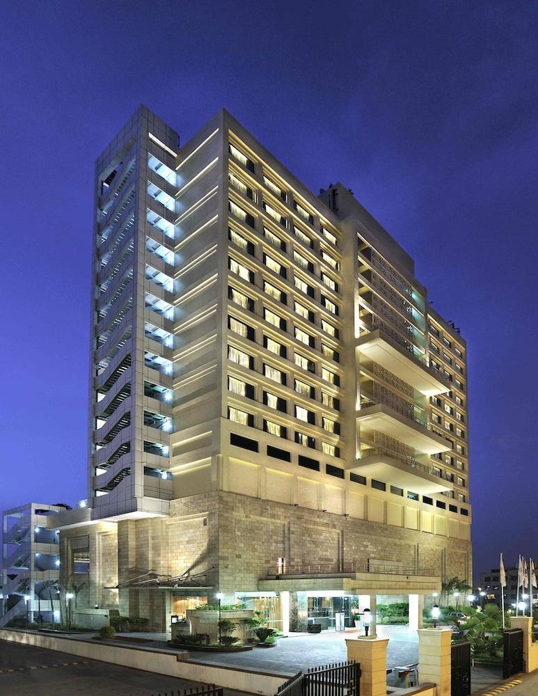 Holiday Inn Hotel New Delhi Noida Mayur photo 4
