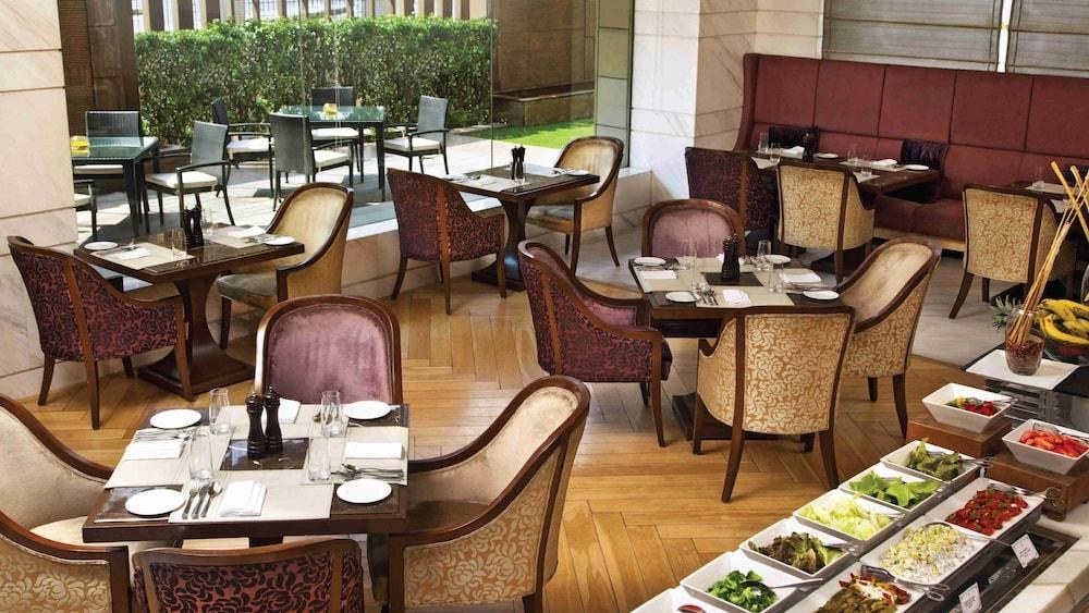 CROWNE PLAZA NEW DELHI MAYUR V photo 3