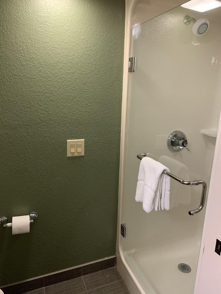 SLEEP INN UNIVERSITY PLACE photo 4