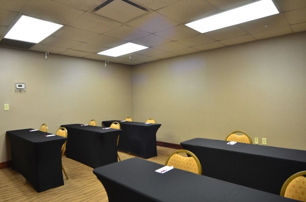 COMFORT SUITES NORTHLAKE photo 1