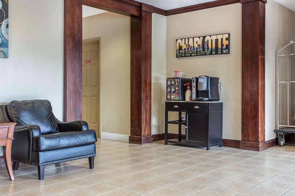 SUBURBAN EXTENDED STAY HOTEL photo 1