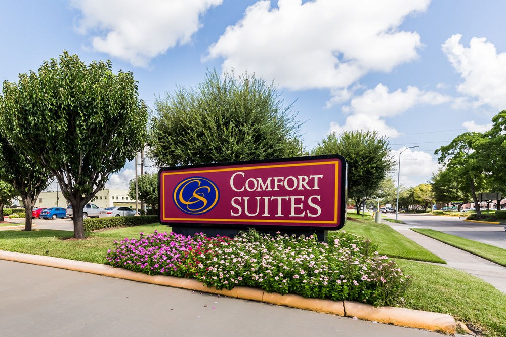 COMFORT SUITES WESTCHASE photo 1