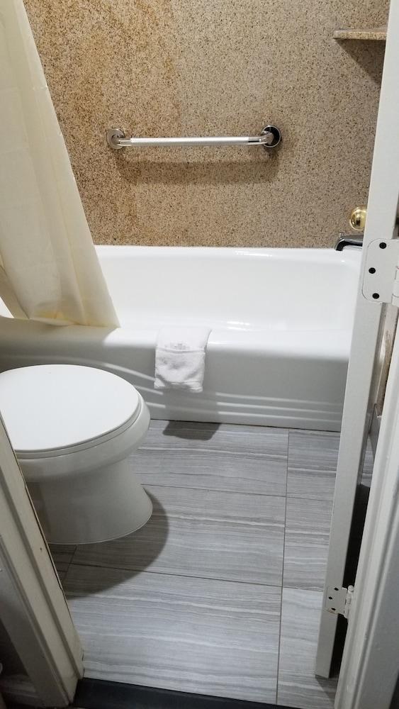 ECONO LODGE photo 3