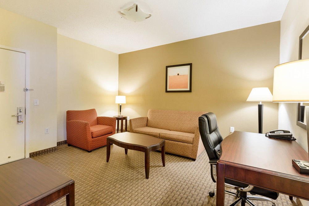 Baymont by Wyndham Houston North photo 1