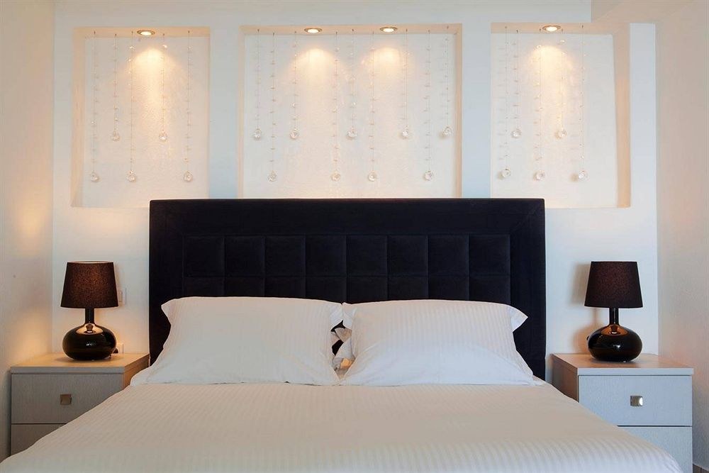 Adamant Suites