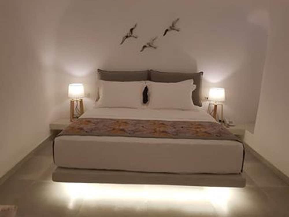 Adamant Suites photo 3
