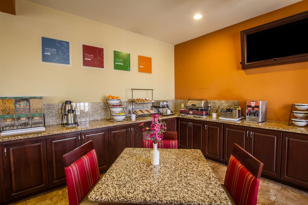 COMFORT INN WEST photo 1