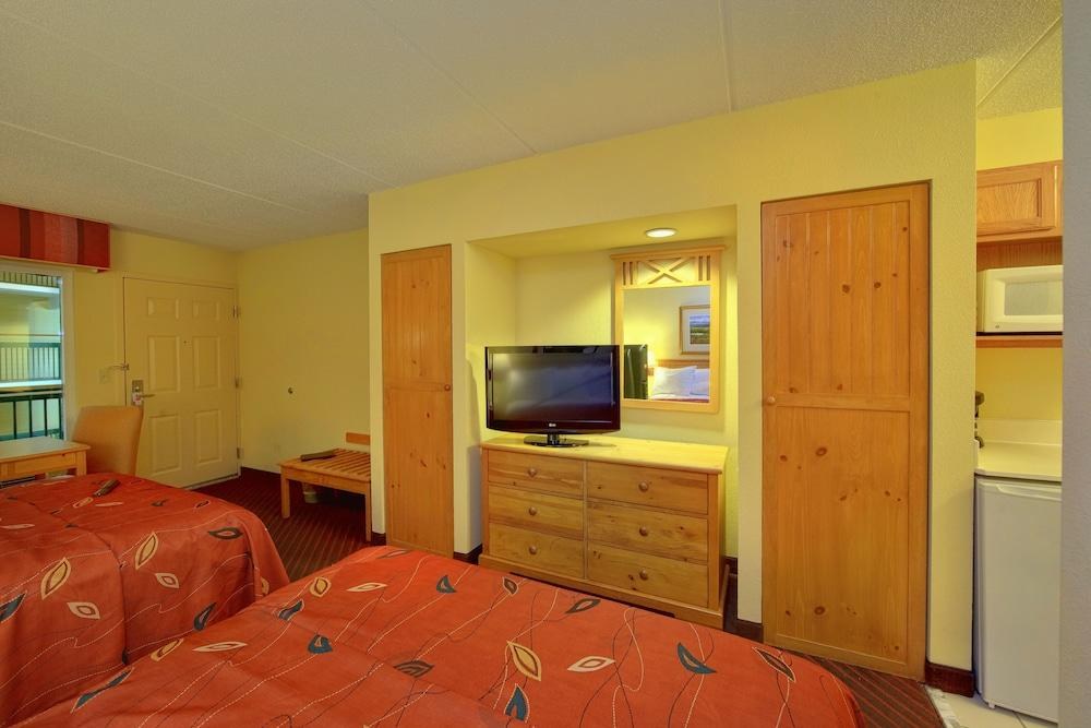 ECONO LODGE RIVERSIDE photo 2