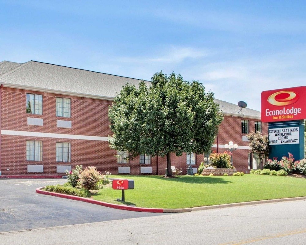ECONO LODGE INN & SUITES