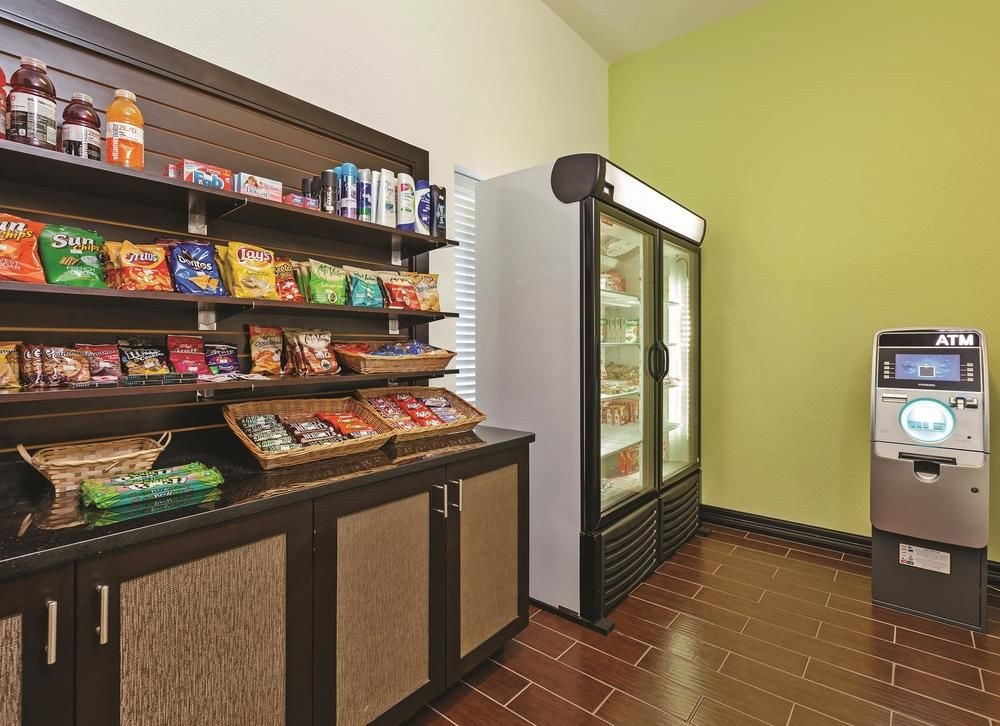 LA QUINTA INN AND SUITES FOREST HILL/ FORT WORTH