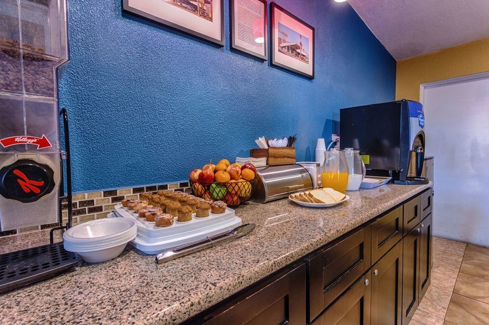 TRAVELODGE BY WYNDHAM PHOENIX DOWNTOWN