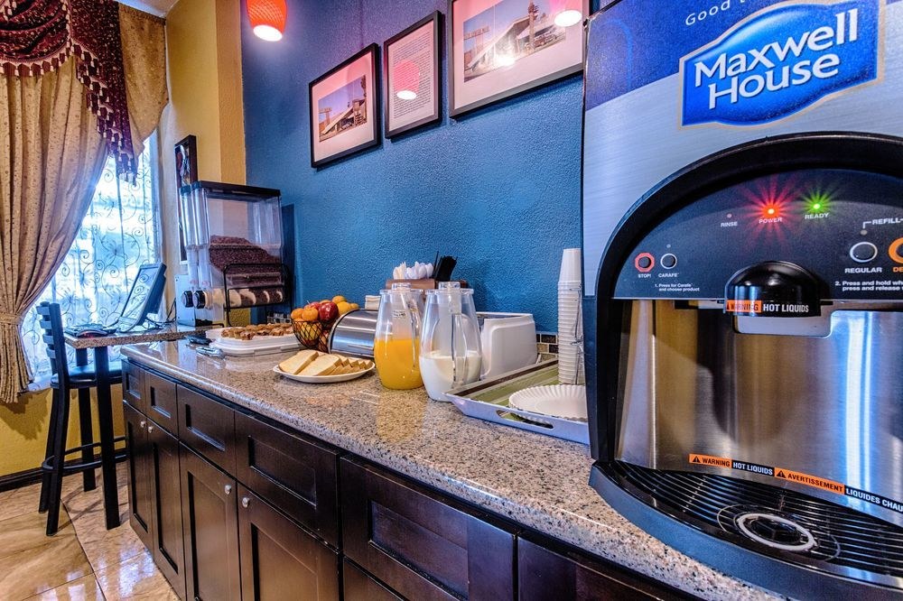 TRAVELODGE BY WYNDHAM PHOENIX DOWNTOWN photo 1
