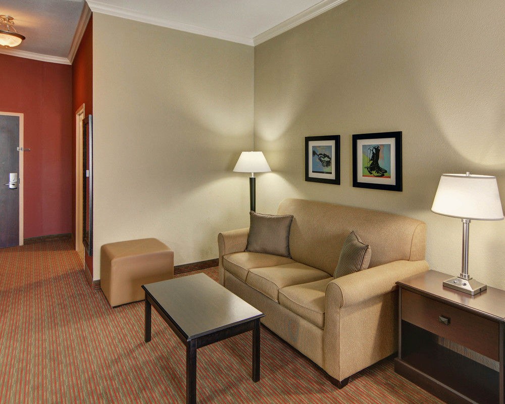 COMFORT SUITES