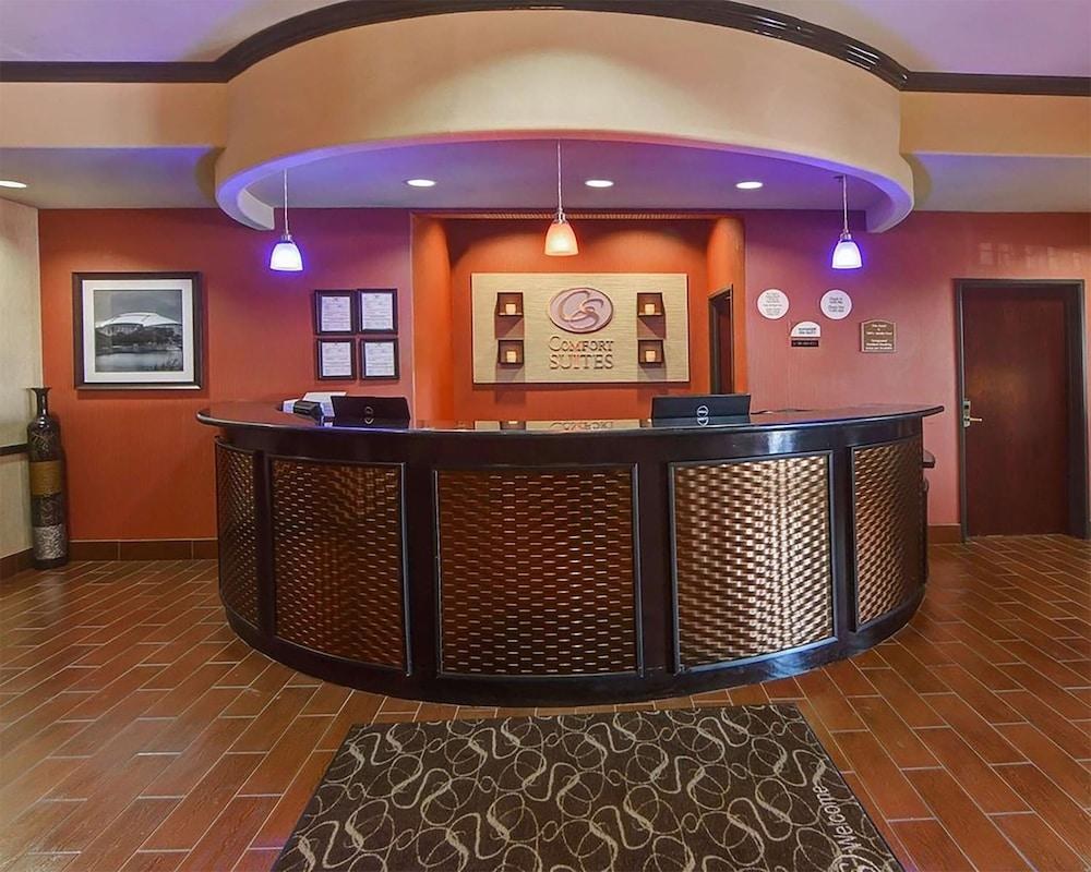 COMFORT SUITES AT LAKE WORTH photo 4