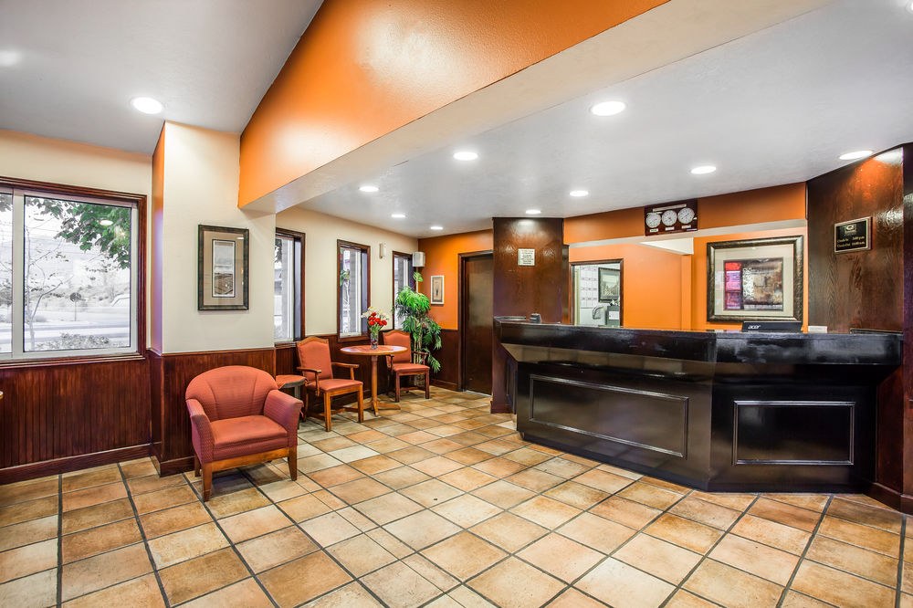 ECONO LODGE DOWNTOWN photo 1