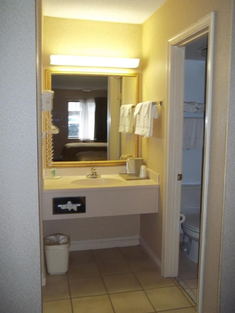 QUALITY INN LITTLE CREEK photo 3
