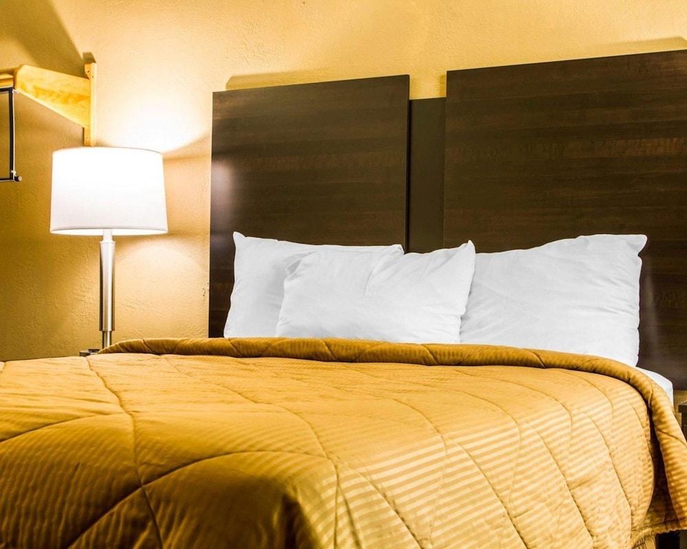 ECONO LODGE SACRAMENTO CONVENTION CENTER photo 4