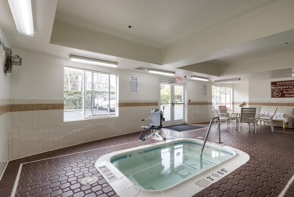 COMFORT INN & SUITES SACRAMENTO - UNIVERSITY AREA photo 3