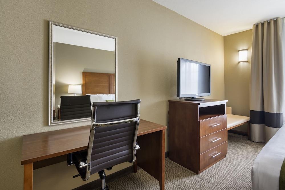 COMFORT INN & SUITES SACRAMENTO - UNIVERSITY AREA photo 4