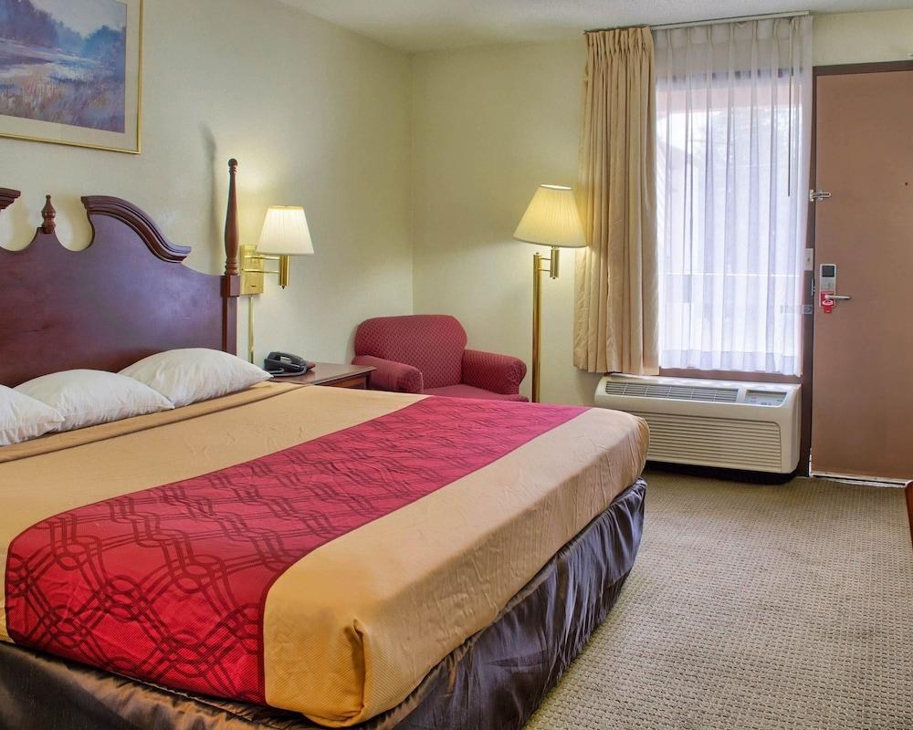 ECONO LODGE photo 3