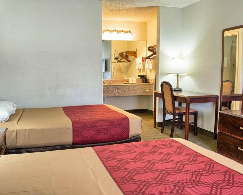 ECONO LODGE photo 4