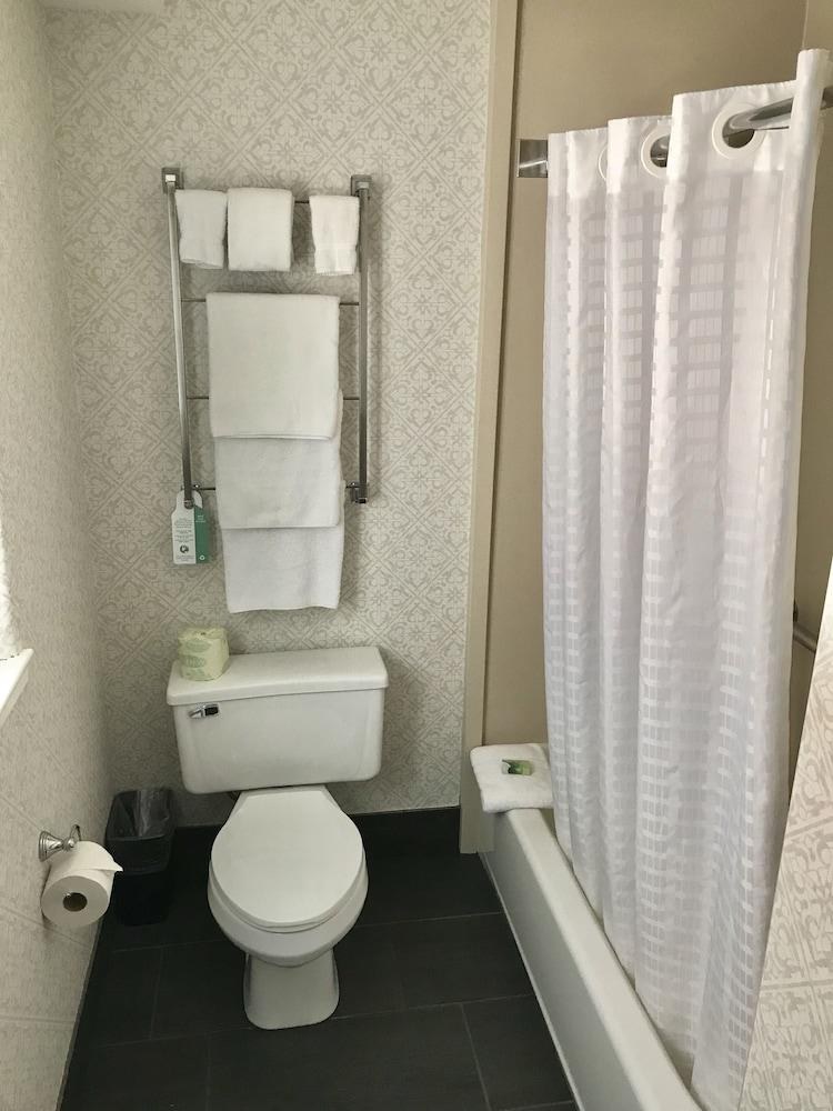 INN OFF CAPITOL PARK, AN ASCEND COLLECTION HOTEL photo 2