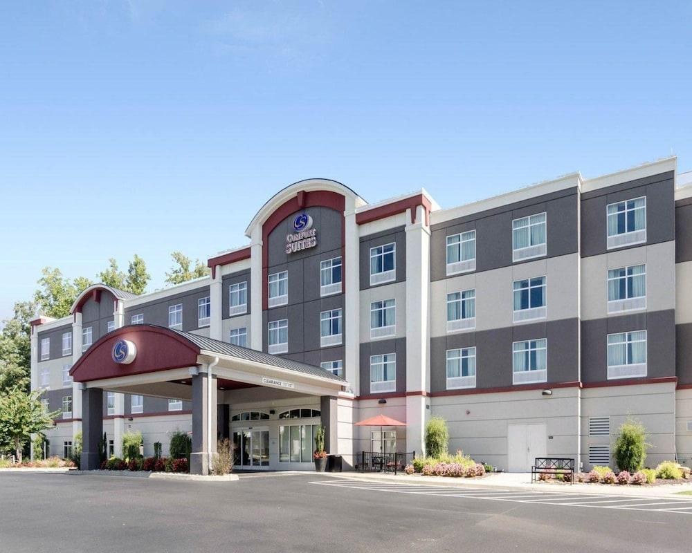 COMFORT SUITES BYPASS photo 3