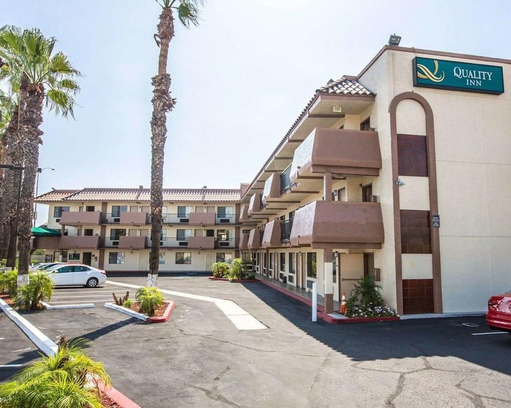 QUALITY INN I-5 NAVAL BASE photo 3