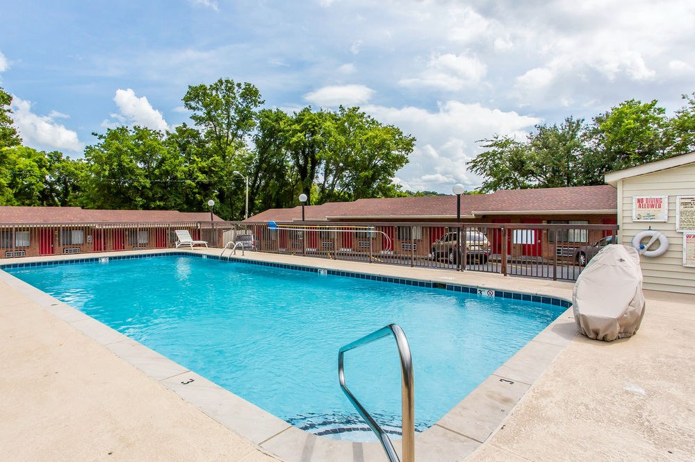 ECONO LODGE NORTH