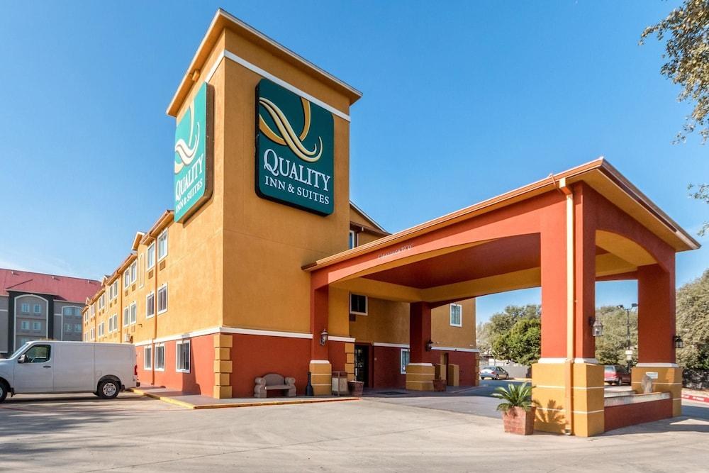 QUALITY INN & SUITES SEAWORLD NORTH photo 2