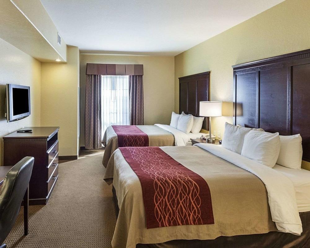 COMFORT INN NEAR SEAWORLD photo 2