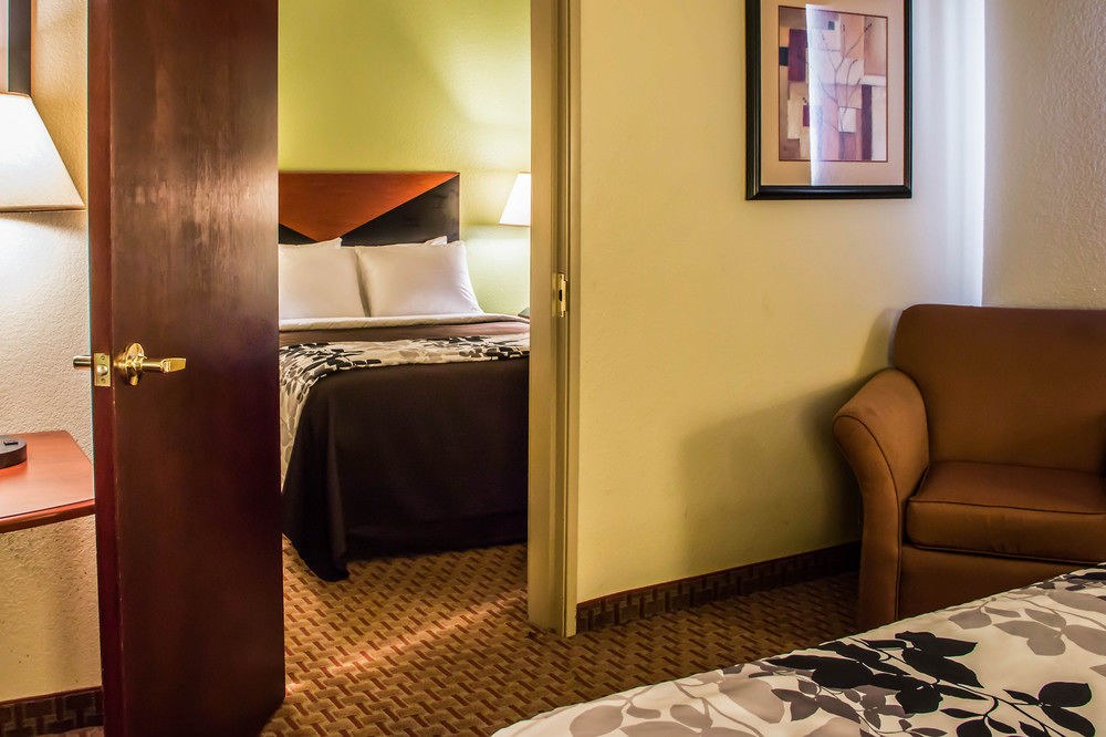 SLEEP INN & SUITES AT SIX FLAGS photo 1