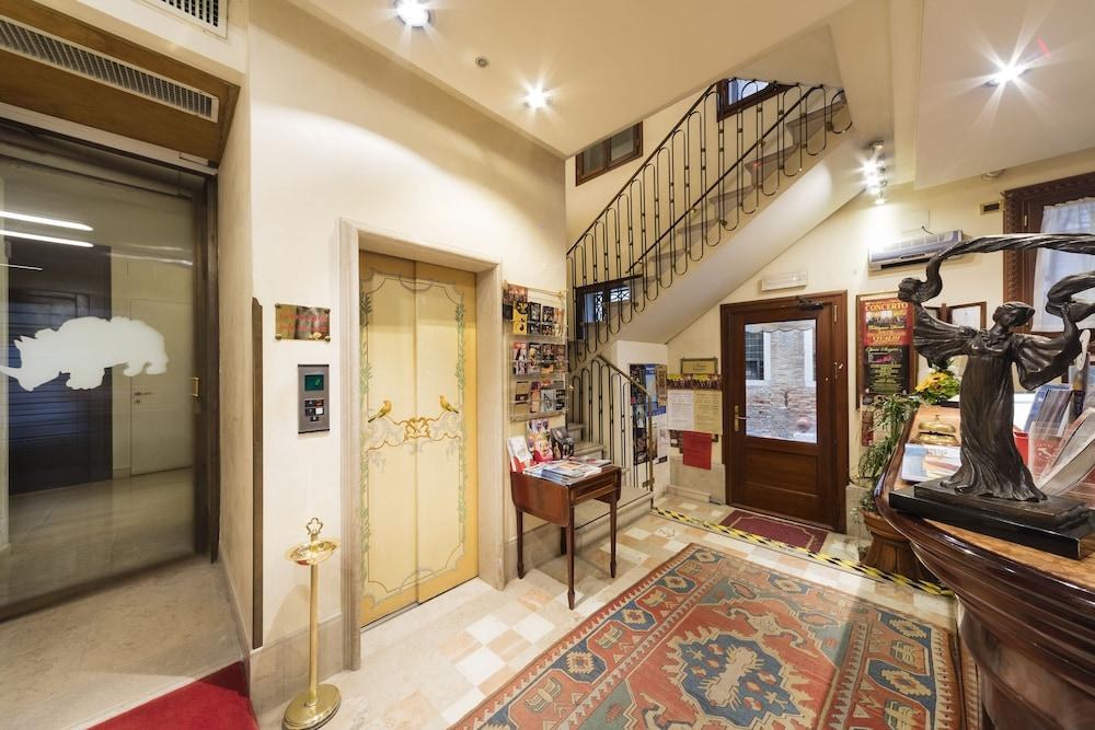 AL PONTE DEI SOSPIRI JUNIOR SUITES photo 3