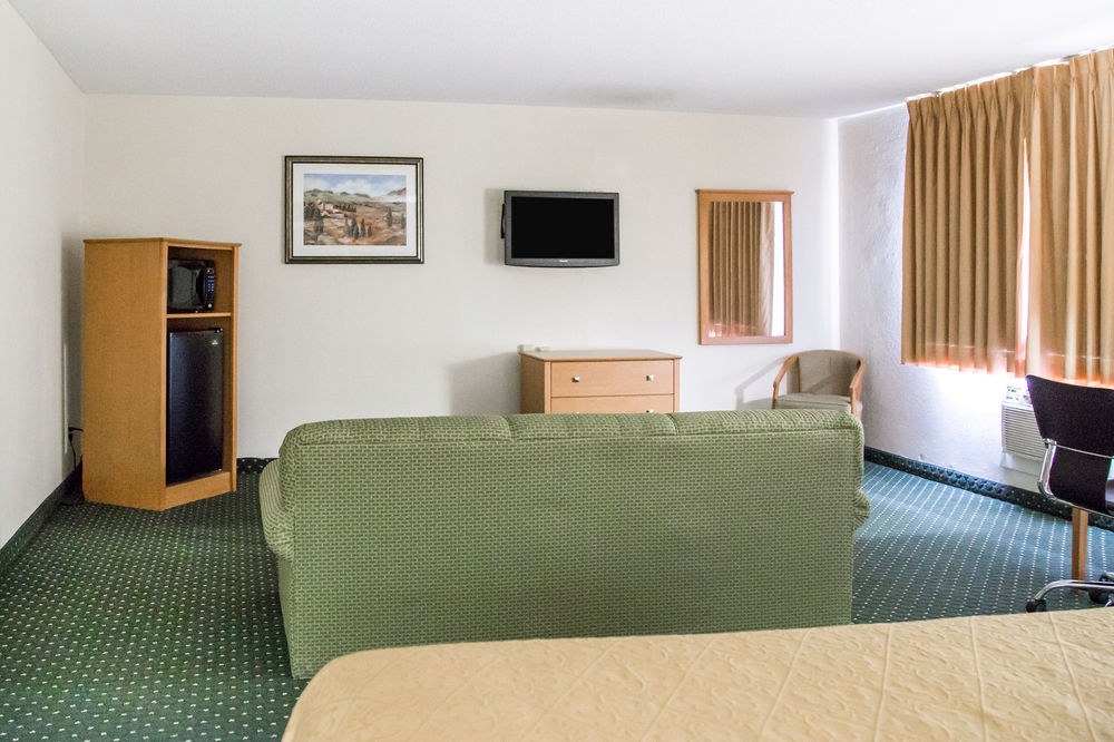 QUALITY INN SOUTH photo 1