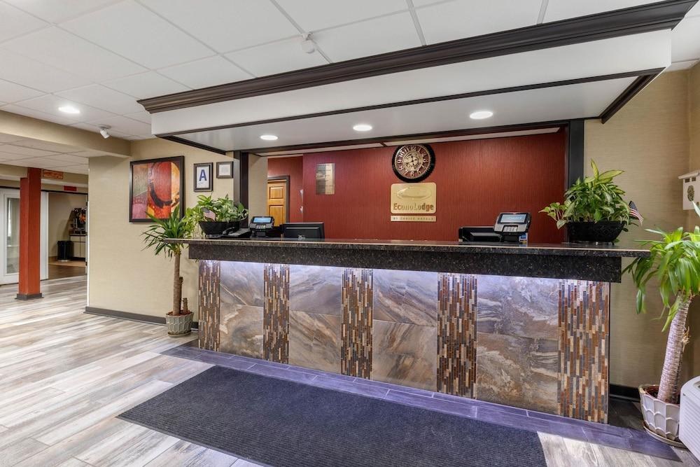 ECONO LODGE MILWAUKEE AIRPORT photo 4