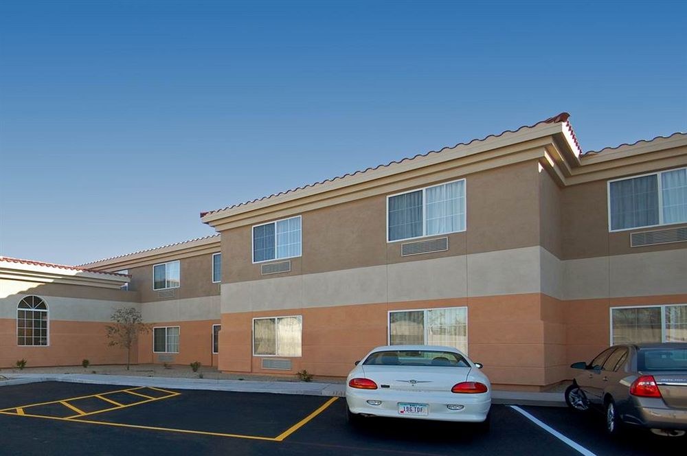 BAYMONT BY WYNDHAM MESA NEAR DOWNTOWN photo 1