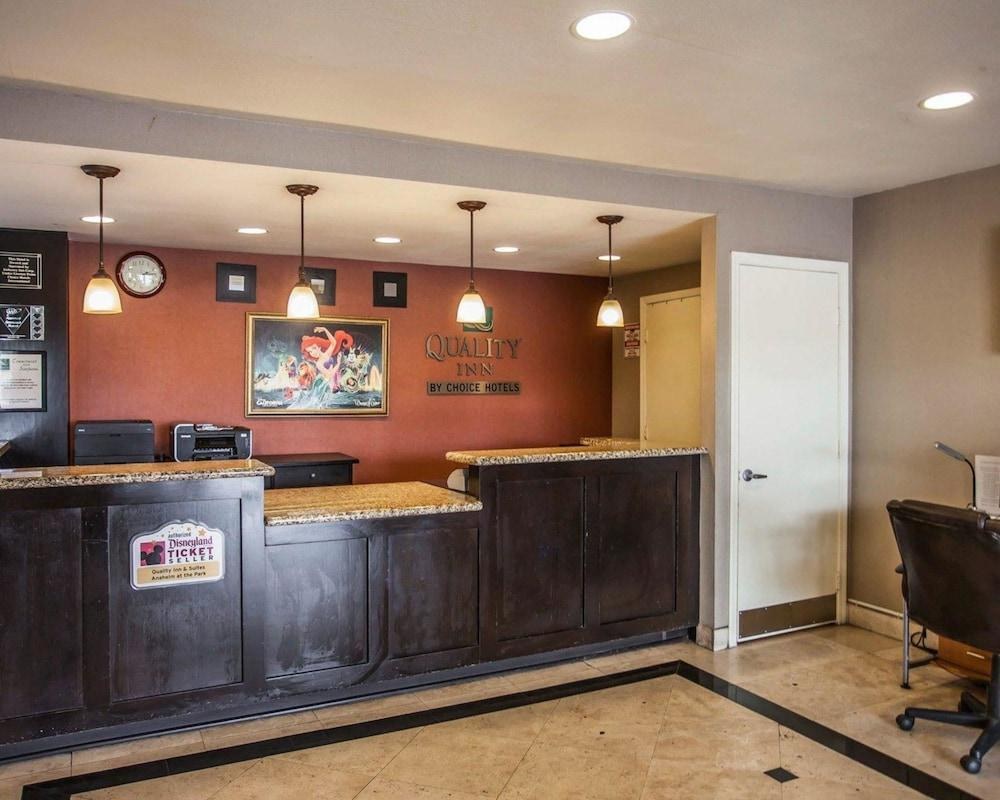 QUALITY INN & SUITES ANAHEIM AT THE PARK photo 4