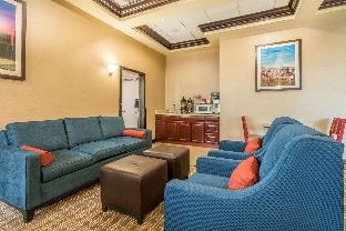 COMFORT INN & SUITES SEATTLE photo 1