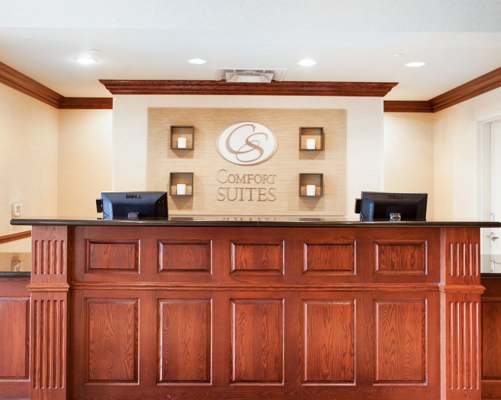 Holiday Inn Expr and Sts Milwaukee NW ¿ Park Place