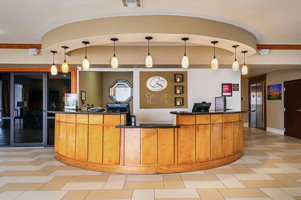 COMFORT SUITES photo 2