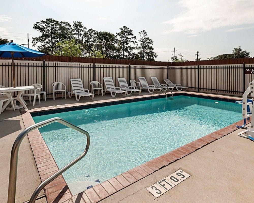 COMFORT SUITES photo 4