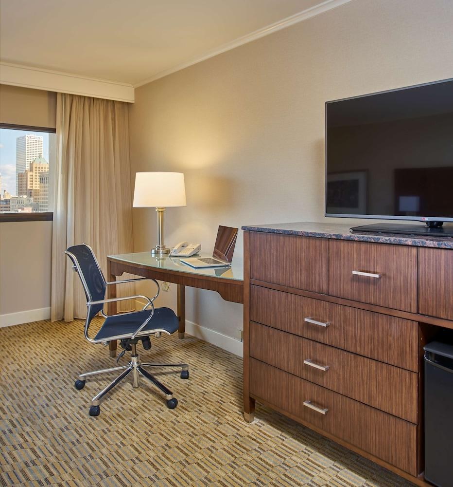 HYATT REGENCY MILWAUKEE photo 3