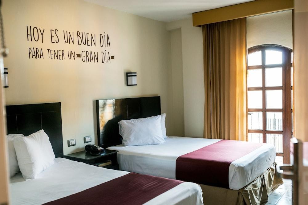 Hotel Colonial photo 4