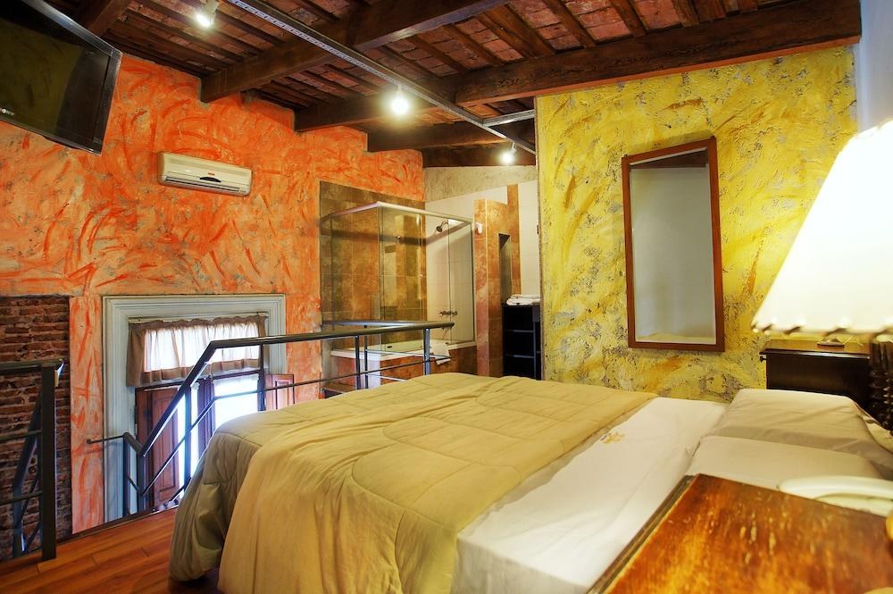 LA FRESQUE HOTEL photo 3