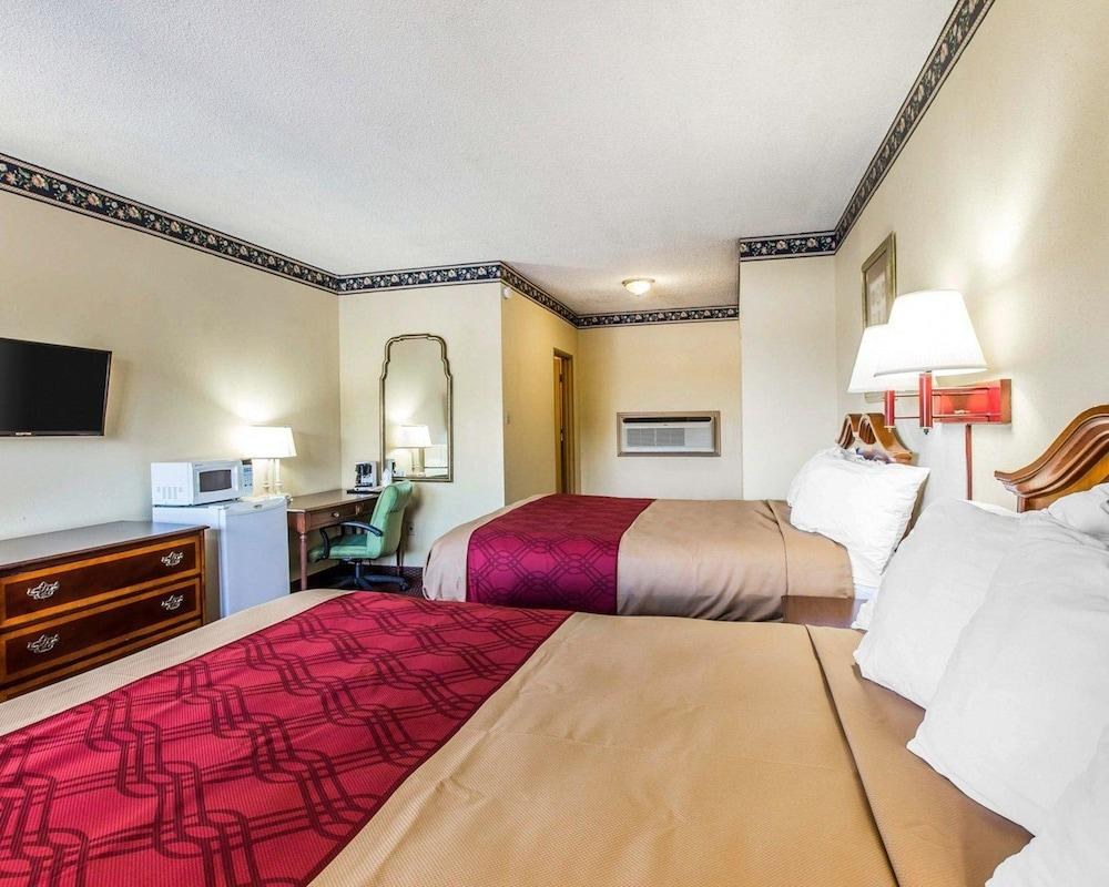 ECONO LODGE photo 2