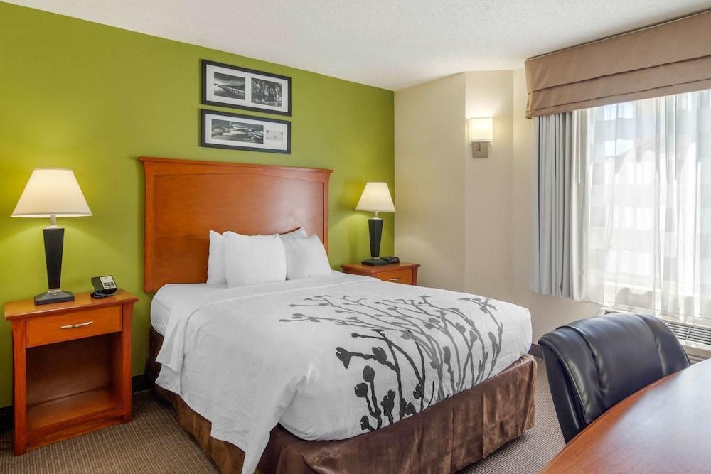 SLEEP INN NORTH photo 3