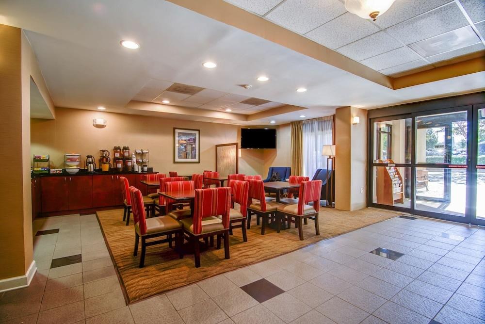 COMFORT INN photo 3