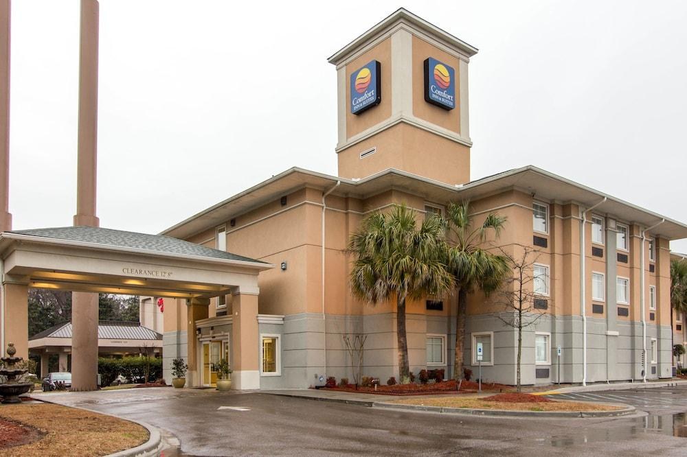 COMFORT INN & SUITES AIRPORT CONVENTION CENTER photo 4