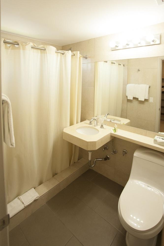 COLLINS HOTEL photo 3