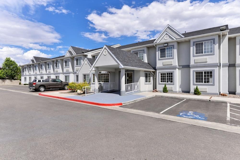 QUALITY INN & SUITES photo 4